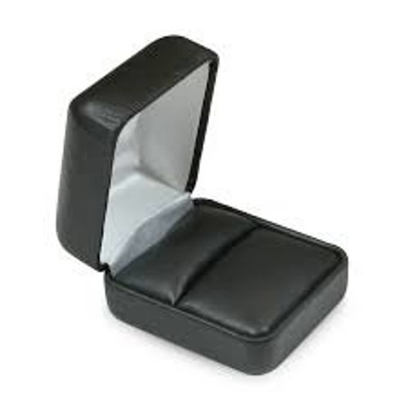 Dainty Raw Stone Engagement Ring - Picture 3 of 3